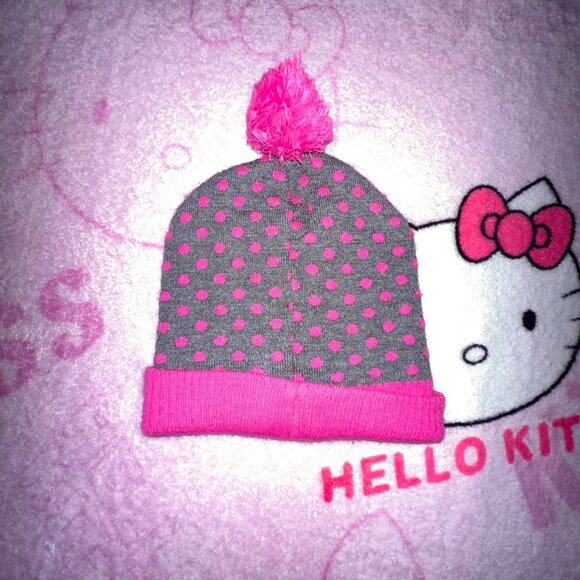 hello kitty beanie - Picture 3 of 5